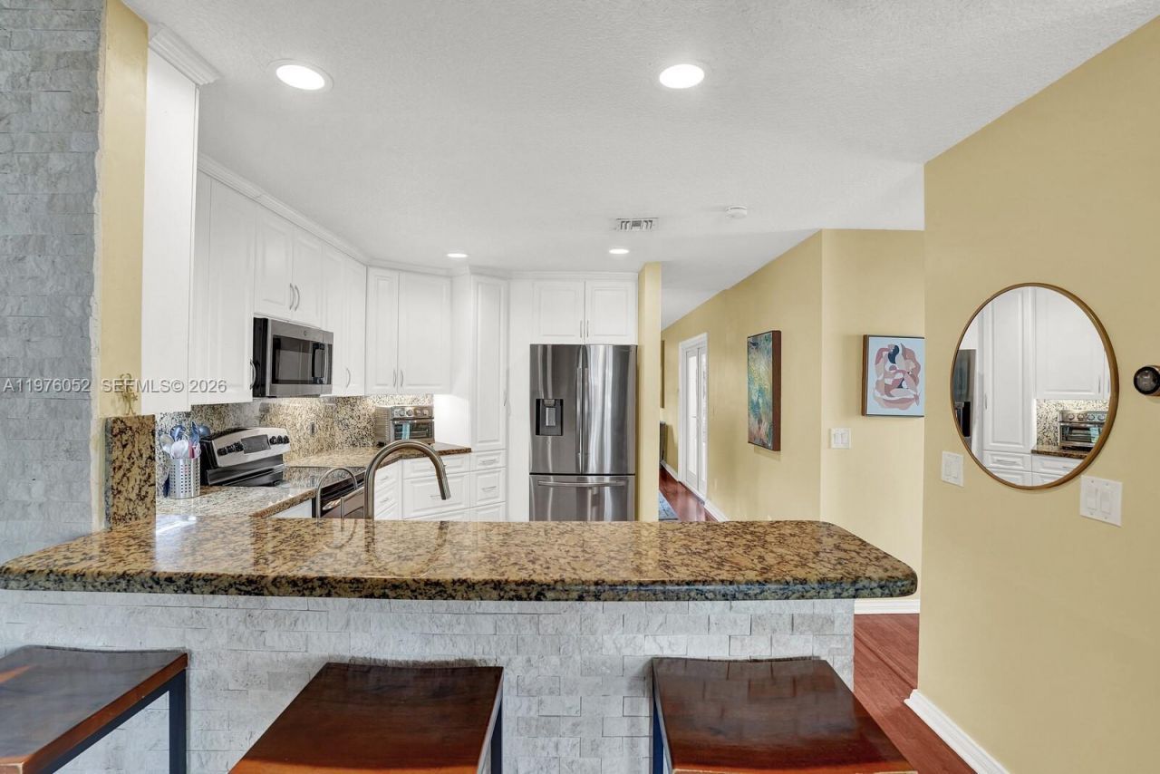 2091 Island Cir, Weston, FL 33326 Photo