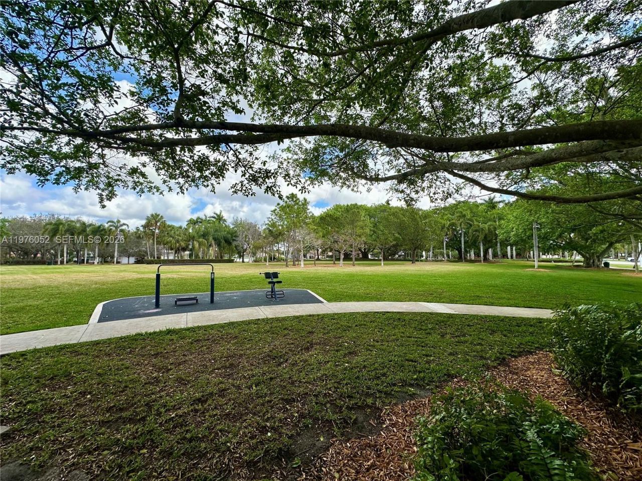 2091 Island Cir, Weston, FL 33326 Photo