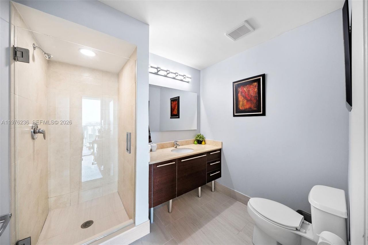 1900 N Bayshore Dr, Unit 2512, Miami, FL 33132 Photo