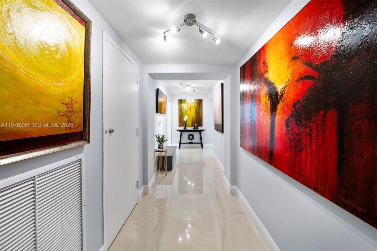 1900 N Bayshore Dr, Unit 2512, Miami, FL 33132 Photo