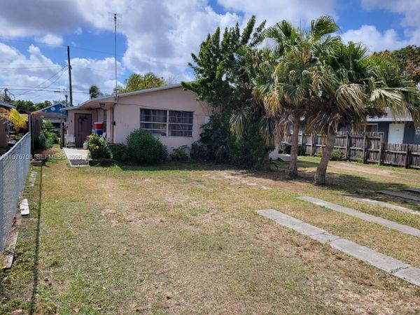 1120 NW 11th St, Homestead, FL 33030
