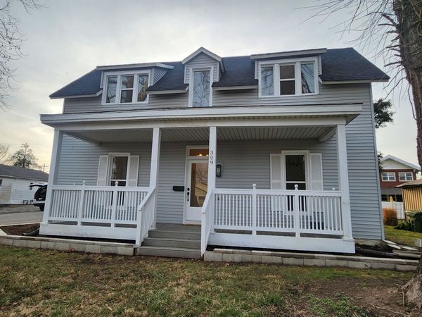 309 N Main Street , Pinckneyville, IL 62274