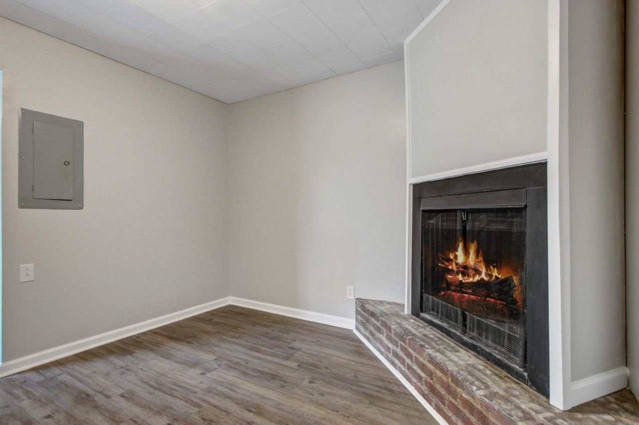 1978 Holliday Street Photo 8