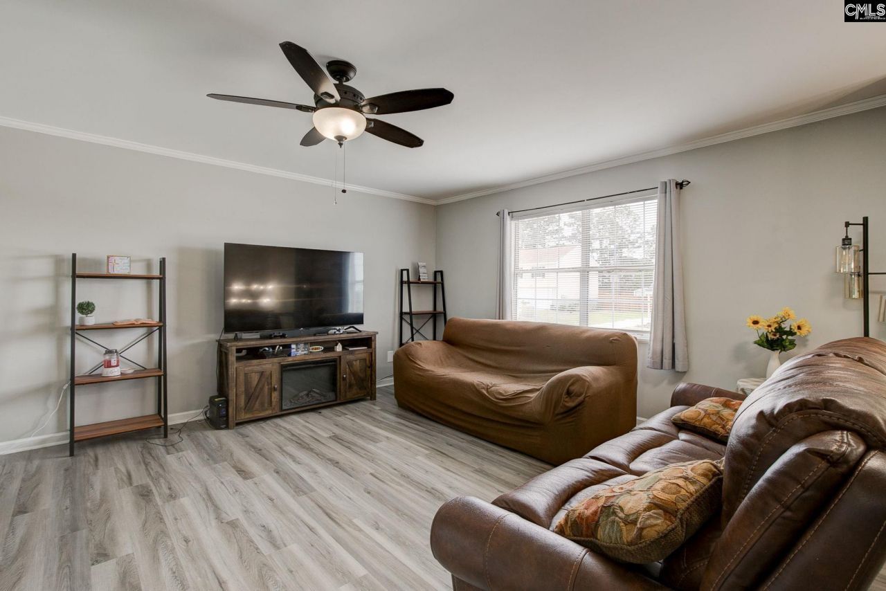 511 Autumn Glen Road  Photo 4