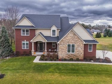 801 Watersmeet Drive, Oxford Twp, MI 48371