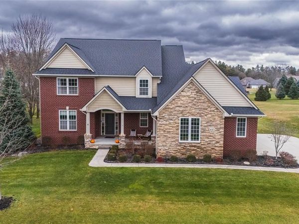 801 Watersmeet Drive, Oxford Twp, MI 48371