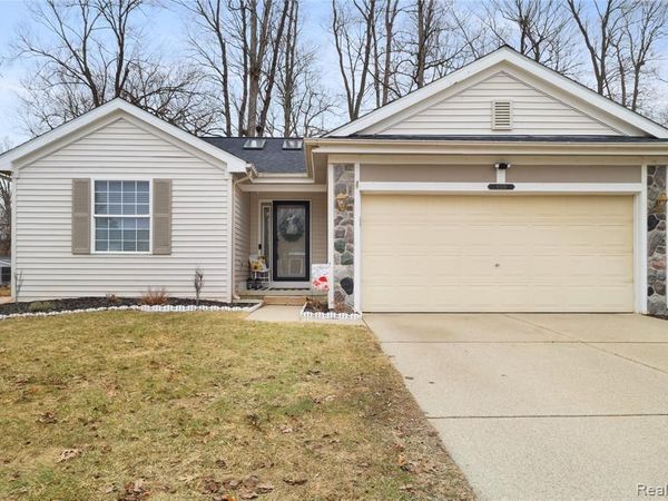 3309 Hilltop Drive, Holly Vlg, MI 48442