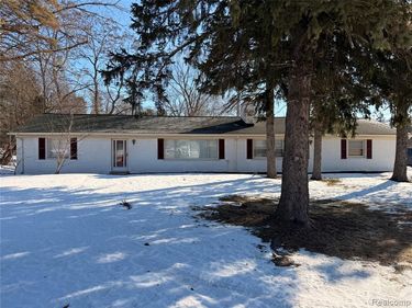1010 N Adams Road , Rochester Hills, MI 48306