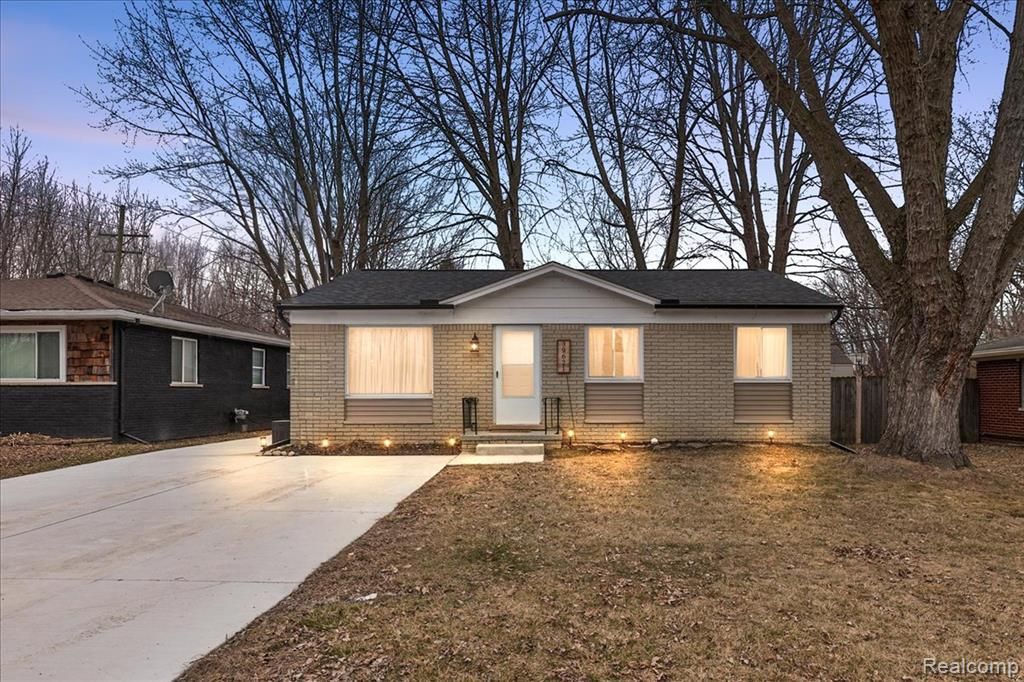 39621 Detroit Street, Harrison Township, MI 48045 Main Photo