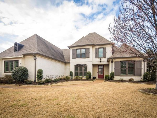 4313 MOUNT GILLESPIE DR, Lakeland, TN 38002