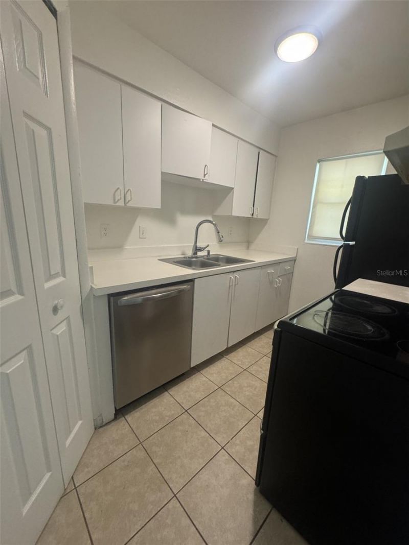 828 Sky Lake Circle , Unit D, Orlando, FL 32809 Photo