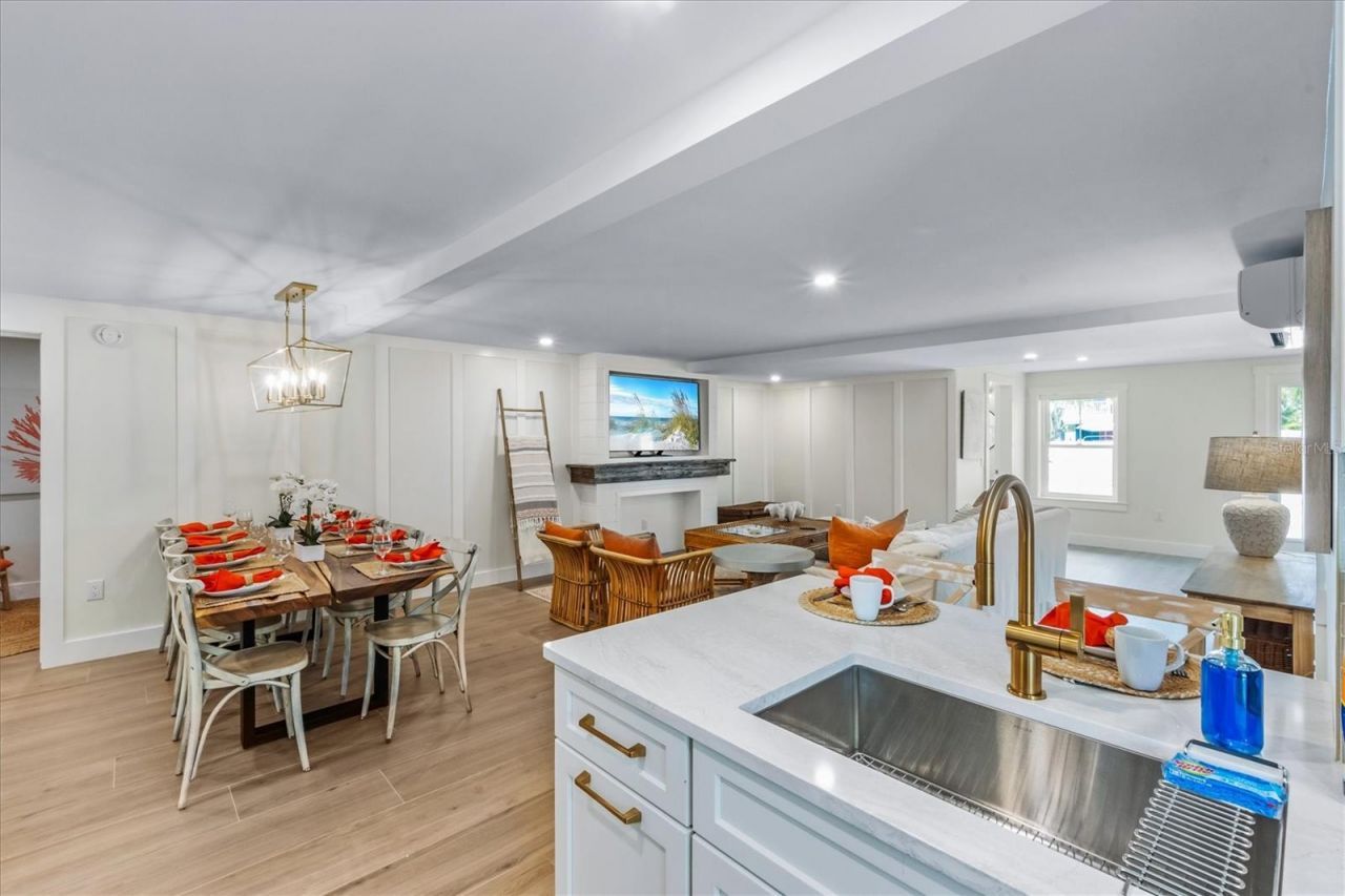 112 Cedar Avenue, Anna Maria, FL 34216 Photo