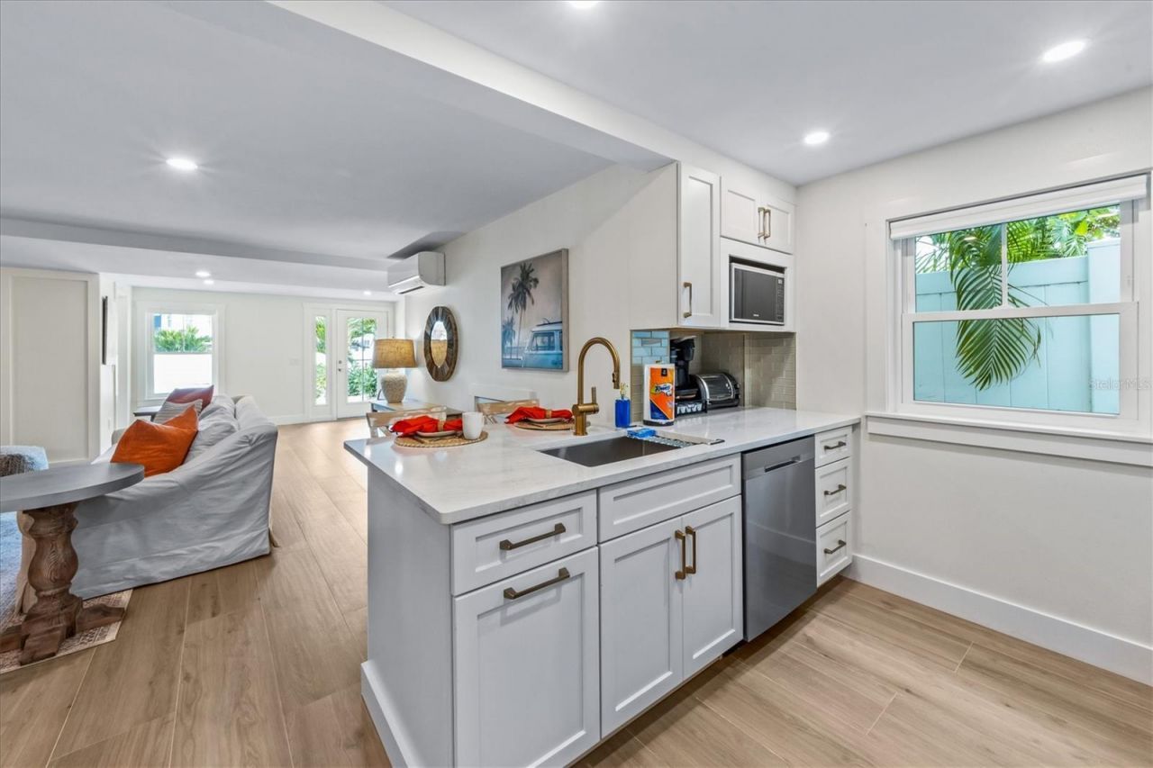 112 Cedar Avenue, Anna Maria, FL 34216 Photo