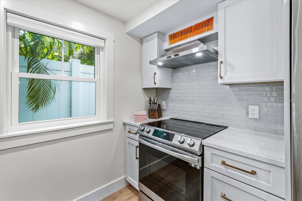 112 Cedar Avenue, Anna Maria, FL 34216 Photo