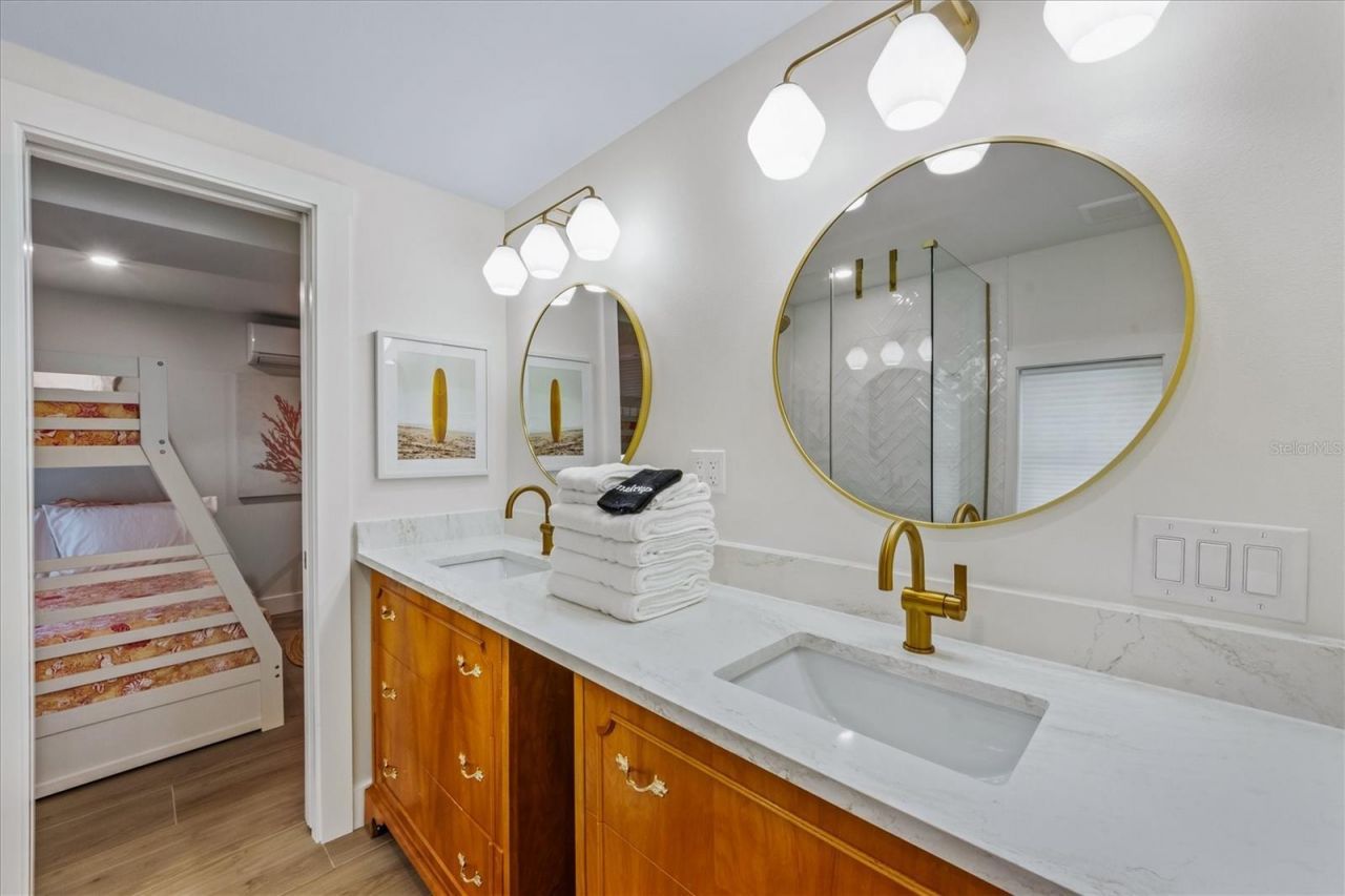 112 Cedar Avenue, Anna Maria, FL 34216 Photo