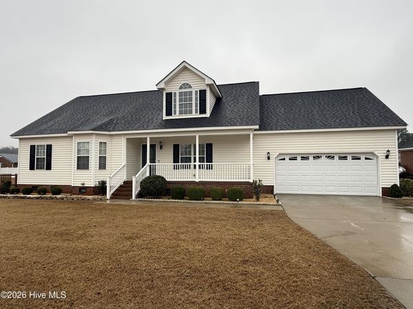 102 N Woodridge Drive , Pikeville, NC 27863