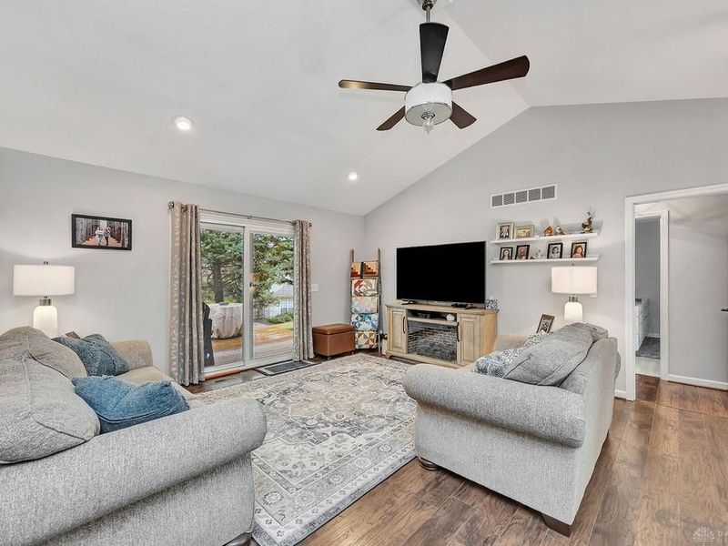 1150 Stephanie Drive, Unit 2, Hamilton, OH 45013 Photo 3