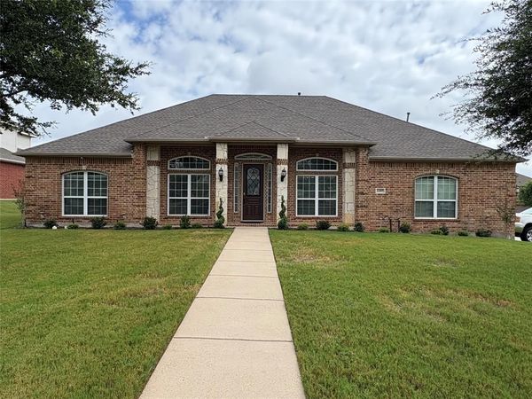 1297 Forest Green Drive, Kennedale, TX 76060