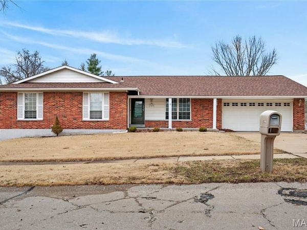 3519 Rue De Renard , Florissant, MO 63034