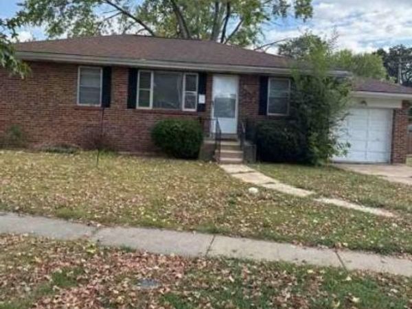 9320 Sterling Place , St Louis, MO 63123