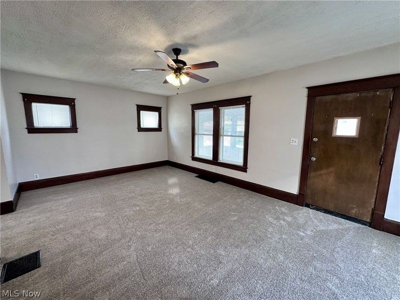 2172 12th Street SW, Akron, OH 44314 Photo 2