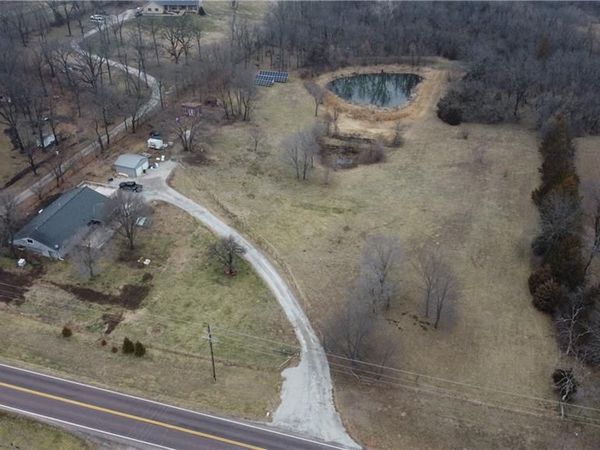 14298 Leavenworth Road, Basehor, KS 66007