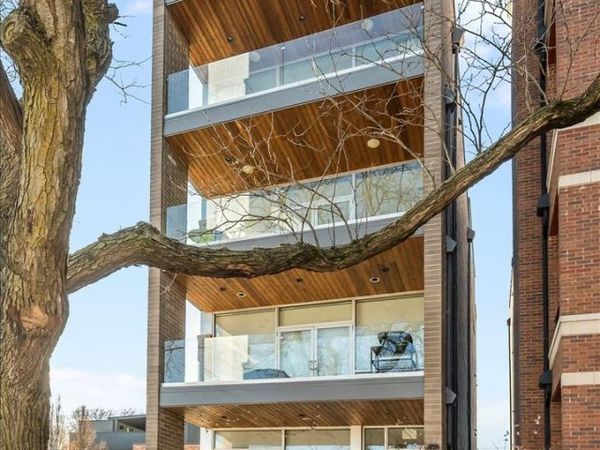 2910 N Sheffield Avenue , Unit 301, Chicago, IL 60657