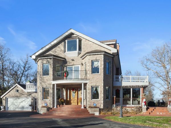 300 N BRADLEY Road , Lake Forest, IL 60048