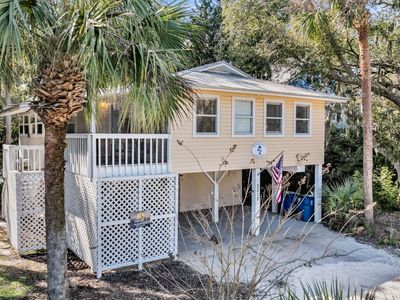 2212 Jenkins Street, Edisto Island, SC 29438