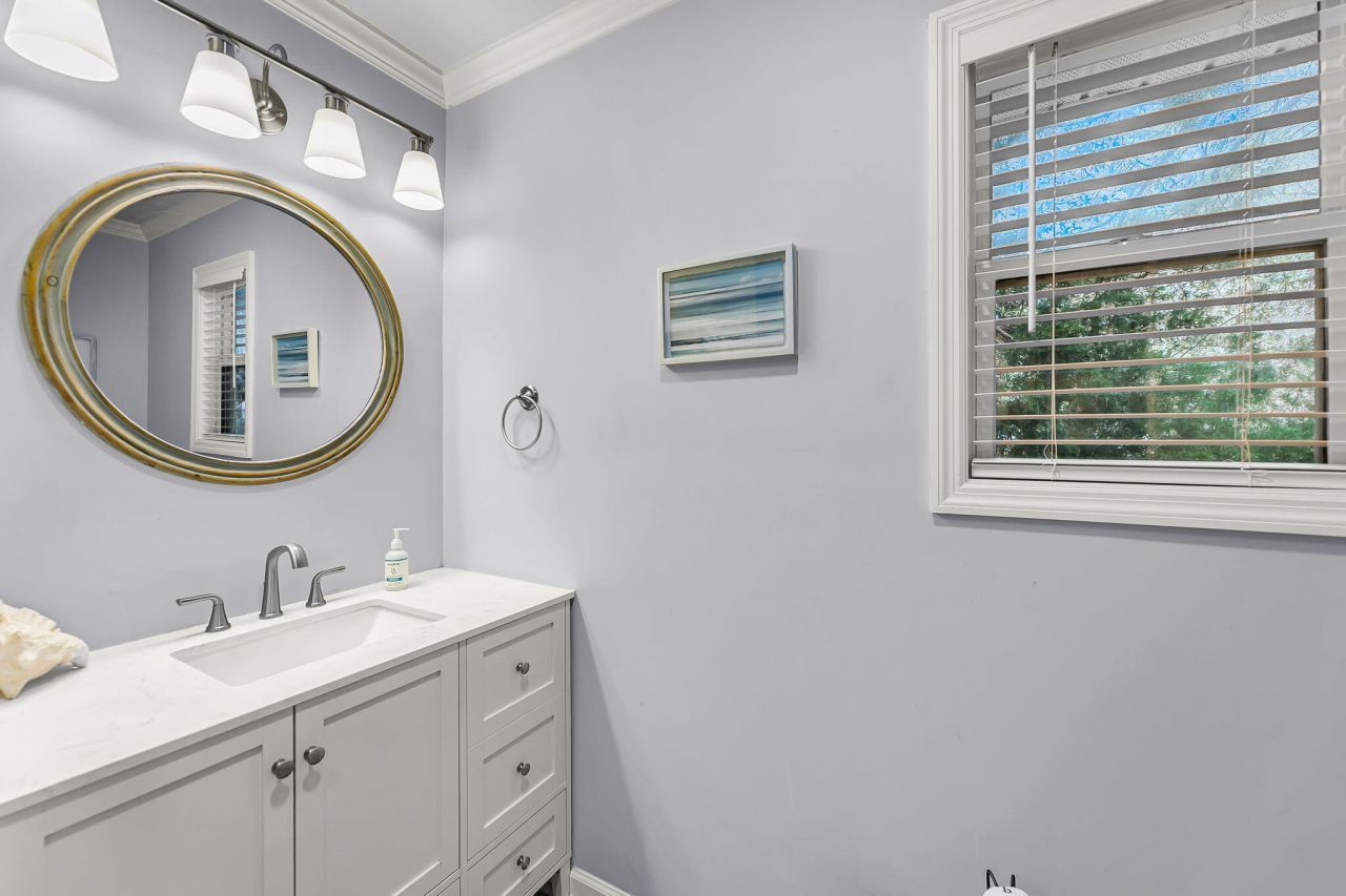 2212 Jenkins Street Photo 12