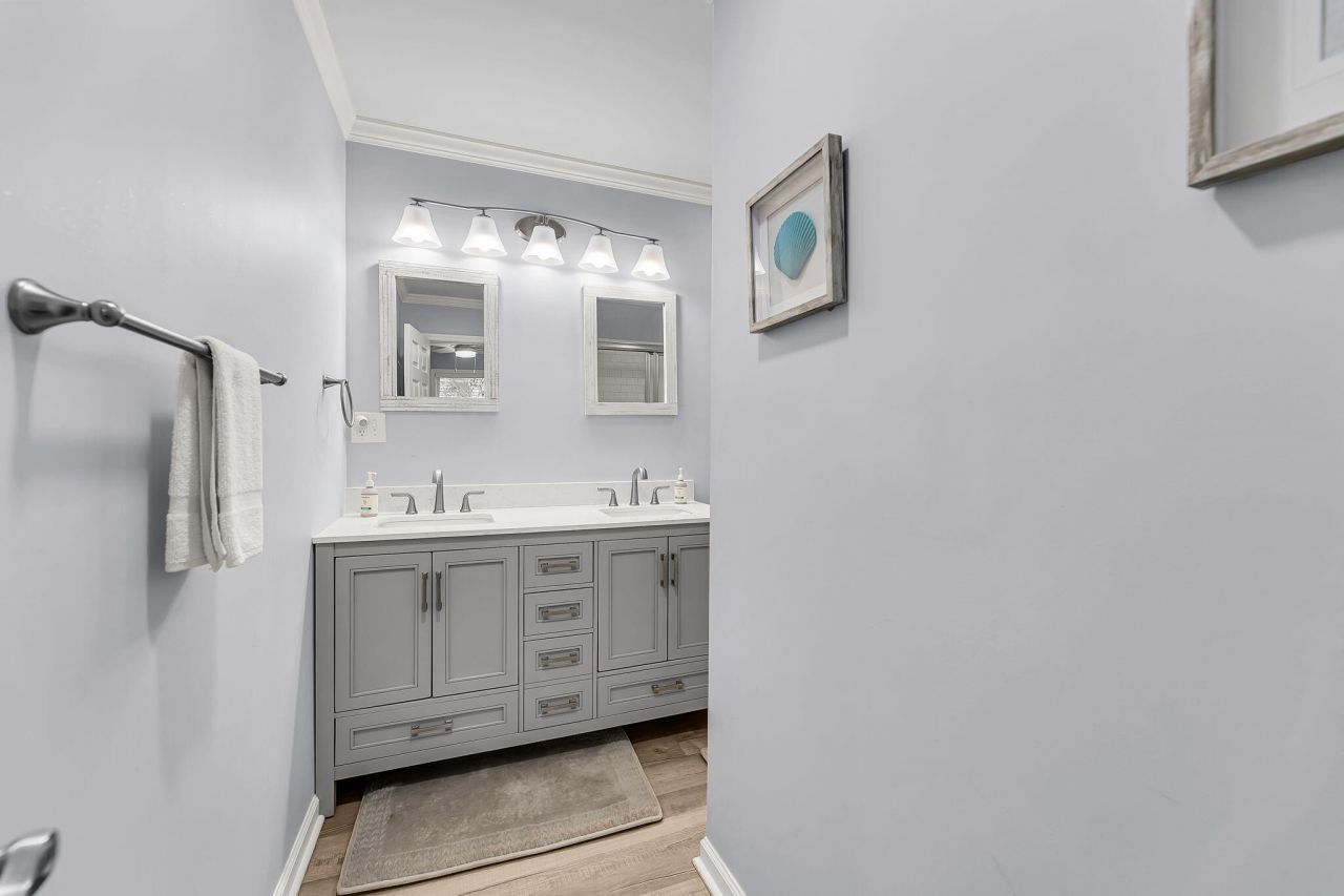 2212 Jenkins Street Photo 16