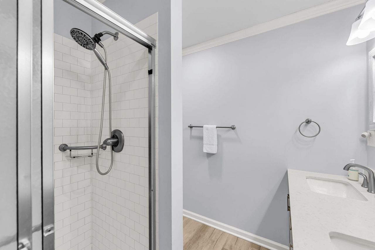 2212 Jenkins Street Photo 17