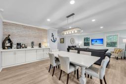 2212 Jenkins Street photo 4