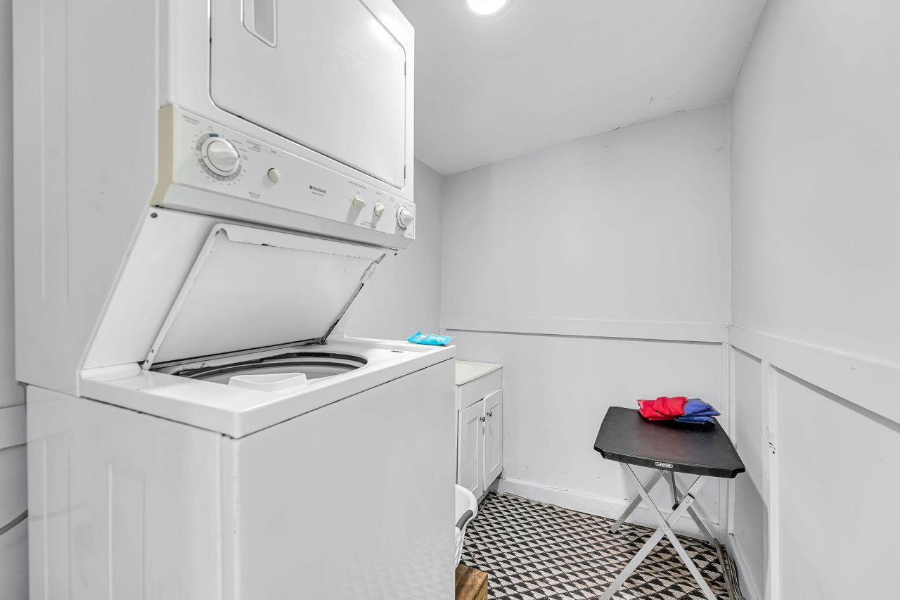 2212 Jenkins Street Photo 23