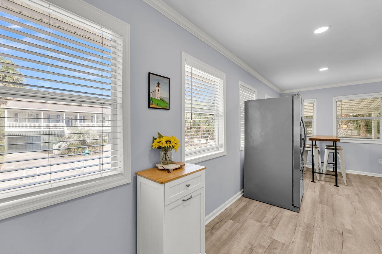 2212 Jenkins Street Photo 6