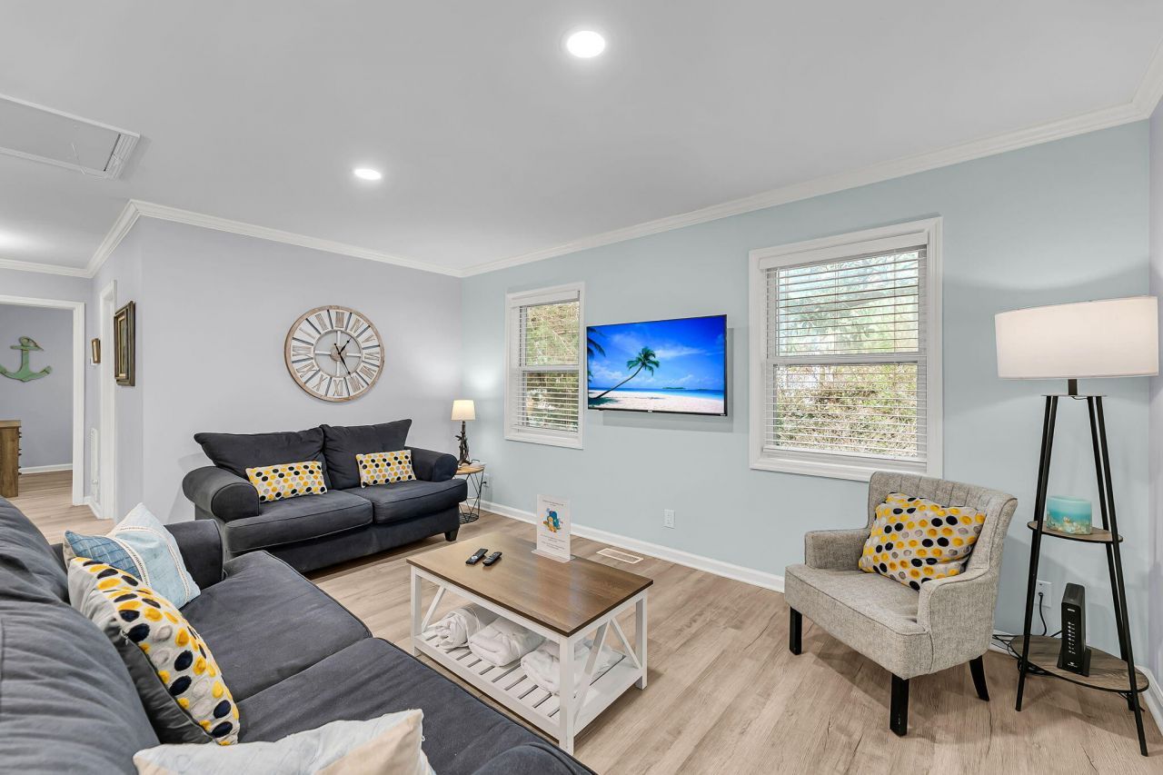 2212 Jenkins Street Photo 7