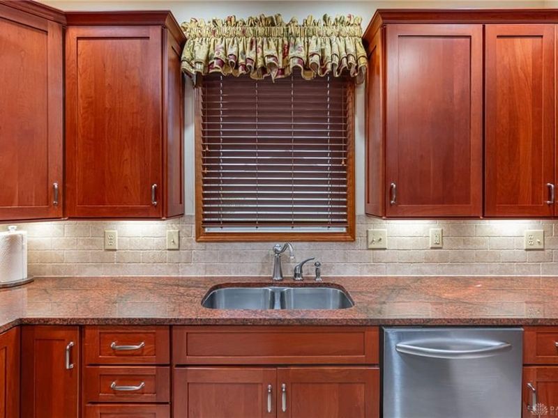 7850 Kings Ridge Circle, Mad River Township, OH 45324 Photo 12