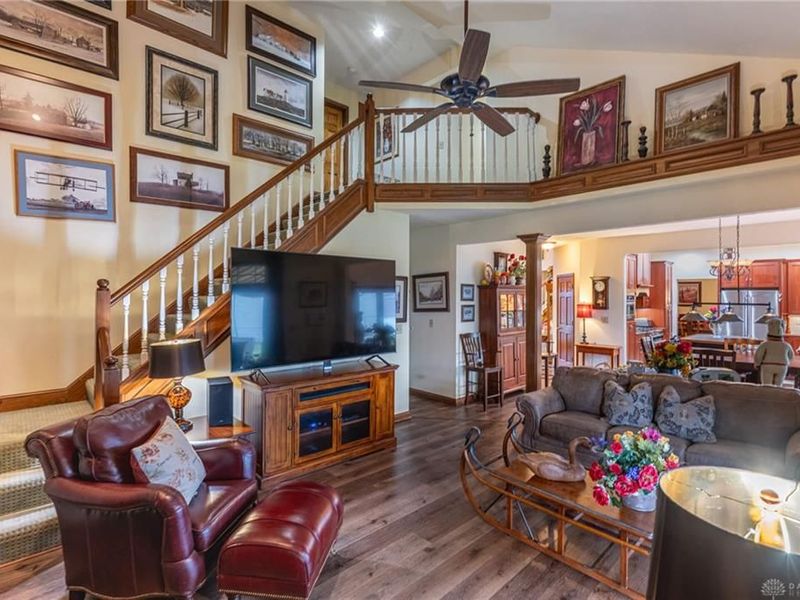 7850 Kings Ridge Circle, Mad River Township, OH 45324 Photo 2