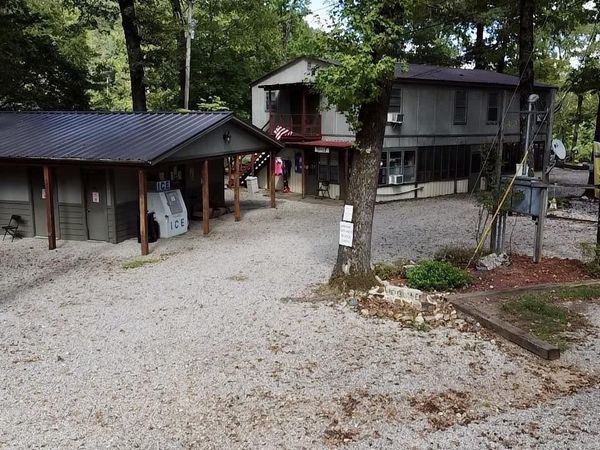 69 Arrowhead Dr, Caddo Gap, AR 71935