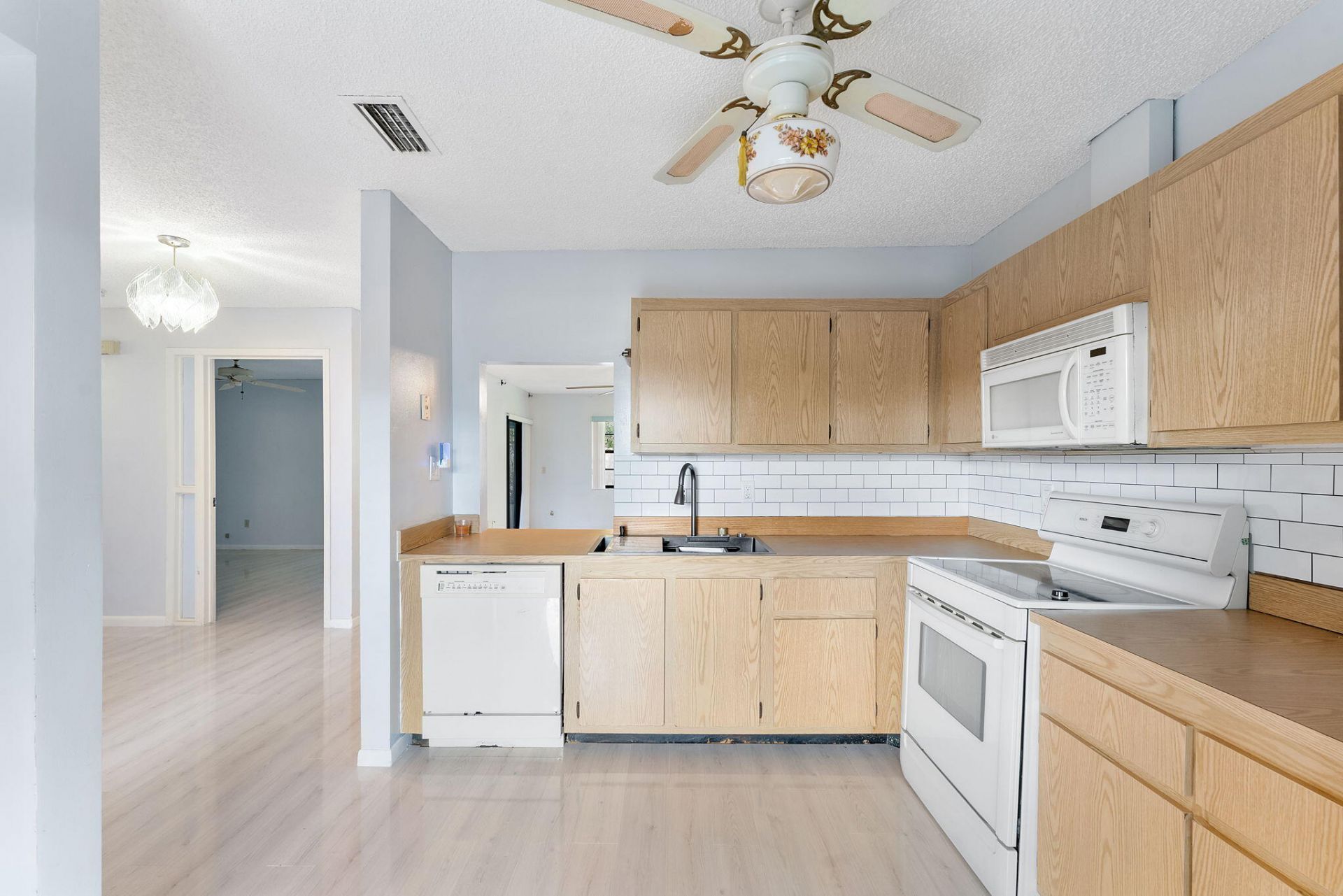 107 Conaskonk Circle, Royal Palm Beach, FL 33411 Photo