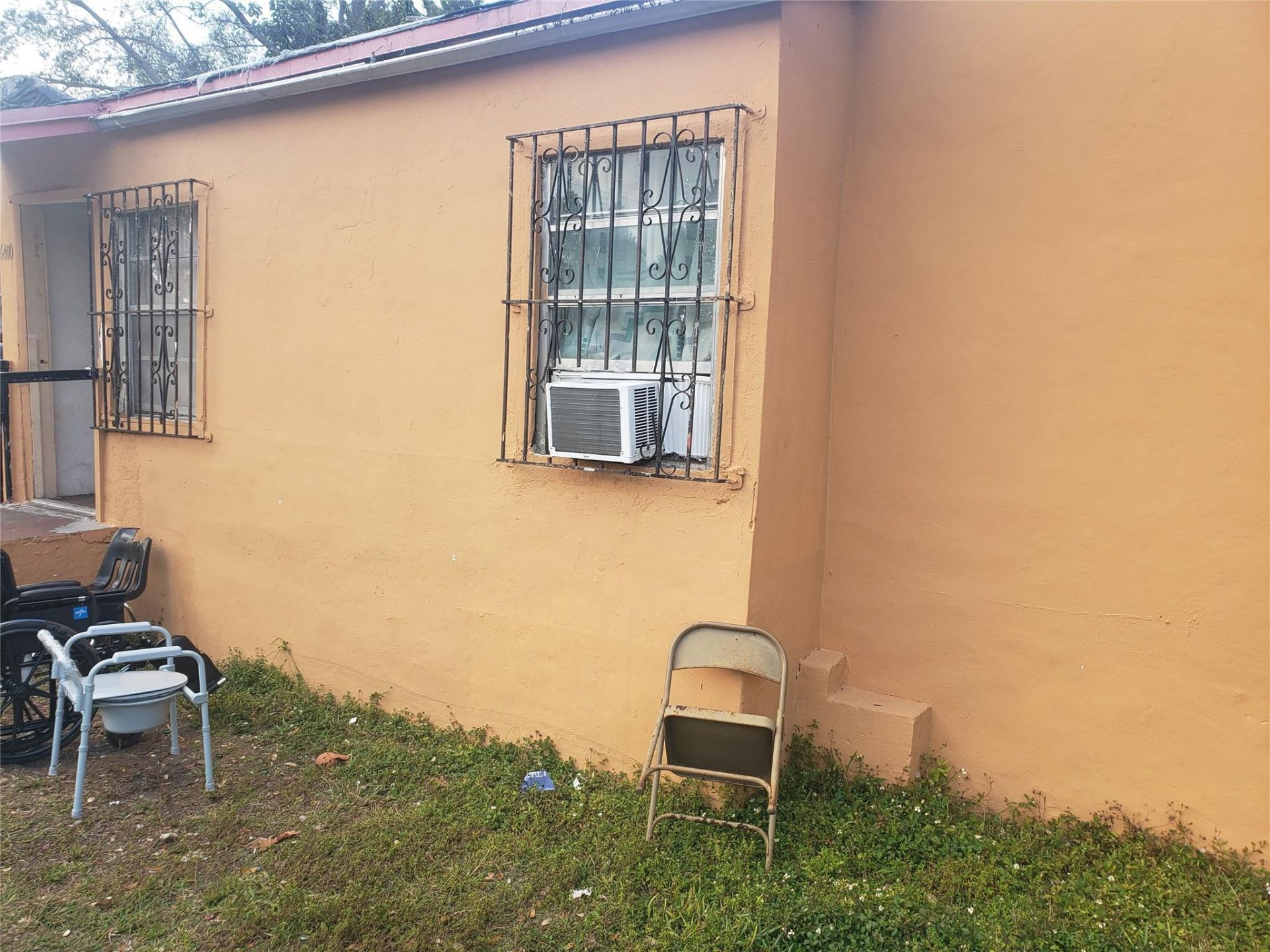 6400 NW Miami Place, Miami, FL 33150 Photo