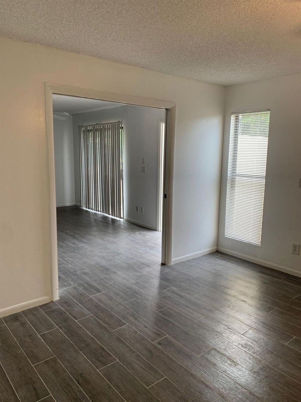 645 Executive Center Dr, Unit R202, West Palm Beach, FL 33401 Photo