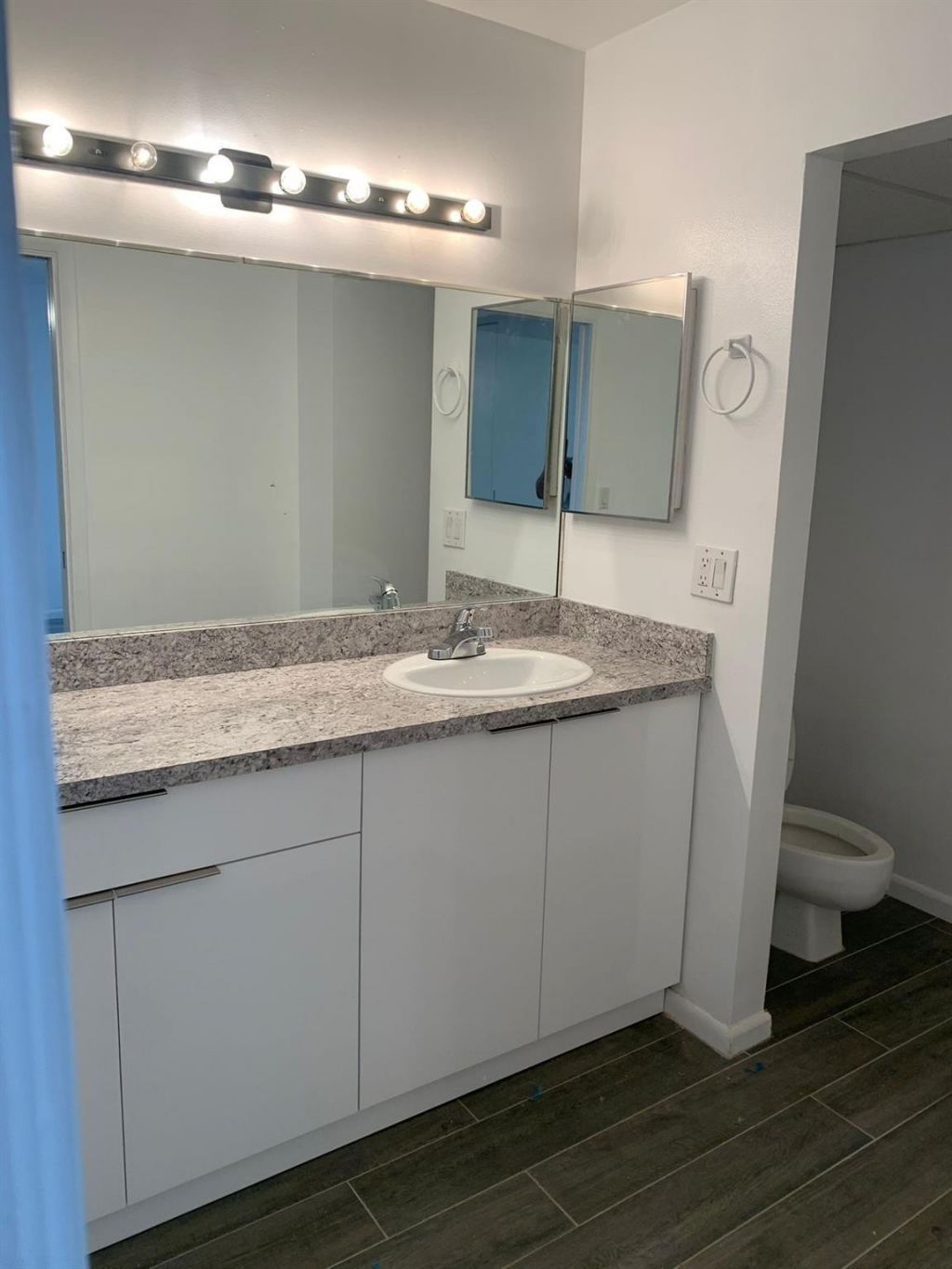 645 Executive Center Dr, Unit R202, West Palm Beach, FL 33401 Photo