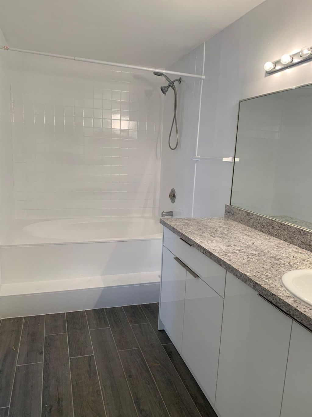 645 Executive Center Dr, Unit R202, West Palm Beach, FL 33401 Photo