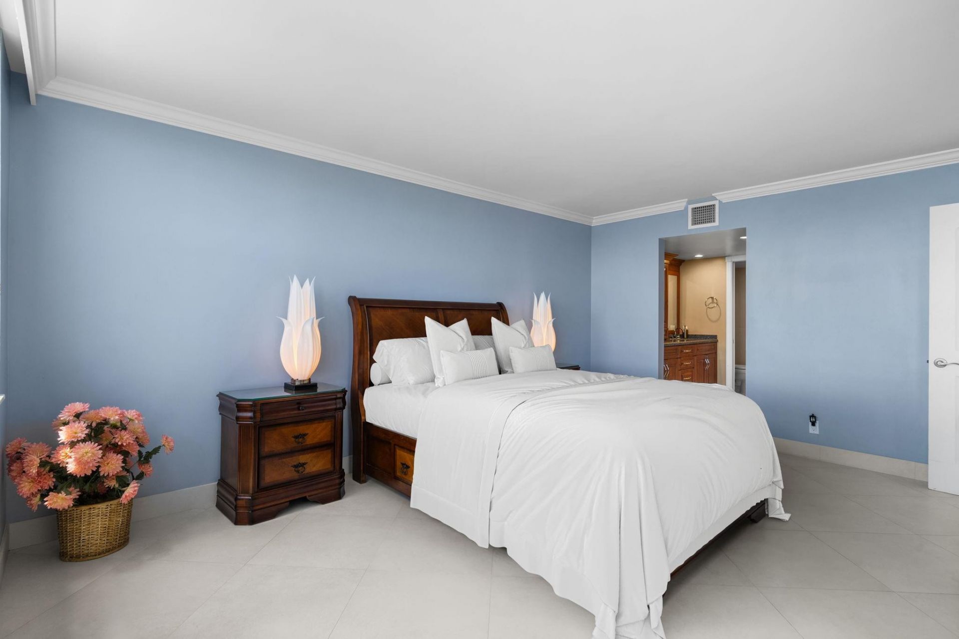 511 Bayshore Drive, Unit 904, Fort Lauderdale, FL 33304 Photo