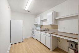 1093 King Street photo 4