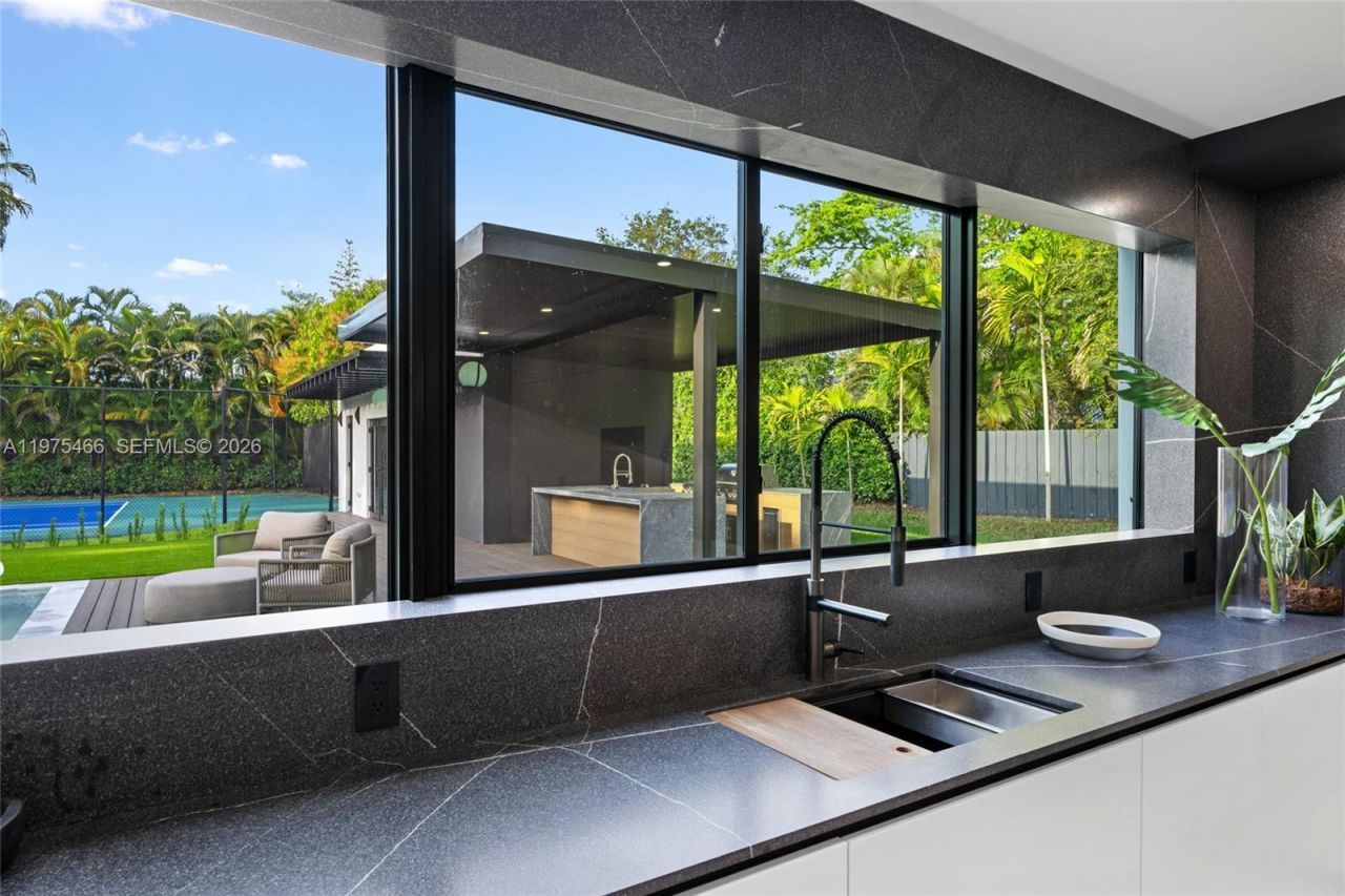 6445 SW 129th Ter , Pinecrest, FL 33156 Photo