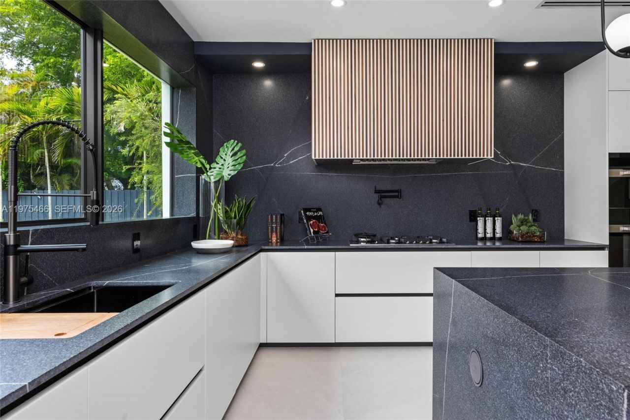 6445 SW 129th Ter , Pinecrest, FL 33156 Photo