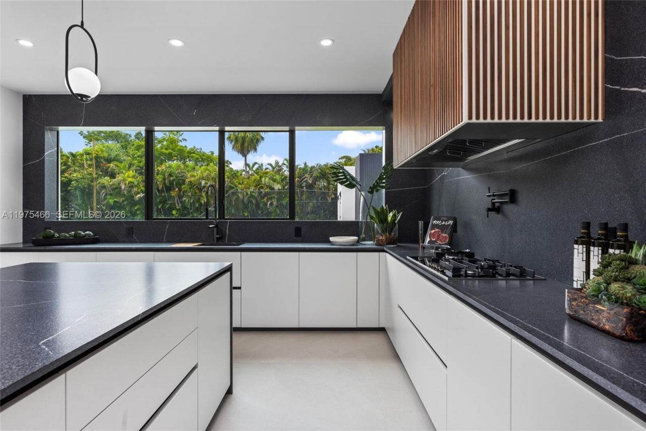 6445 SW 129th Ter , Pinecrest, FL 33156 Photo