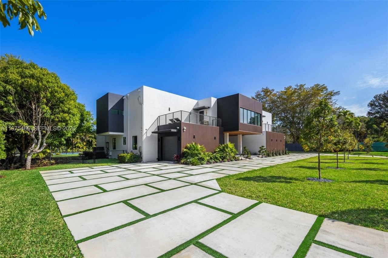 6445 SW 129th Ter , Pinecrest, FL 33156 Photo